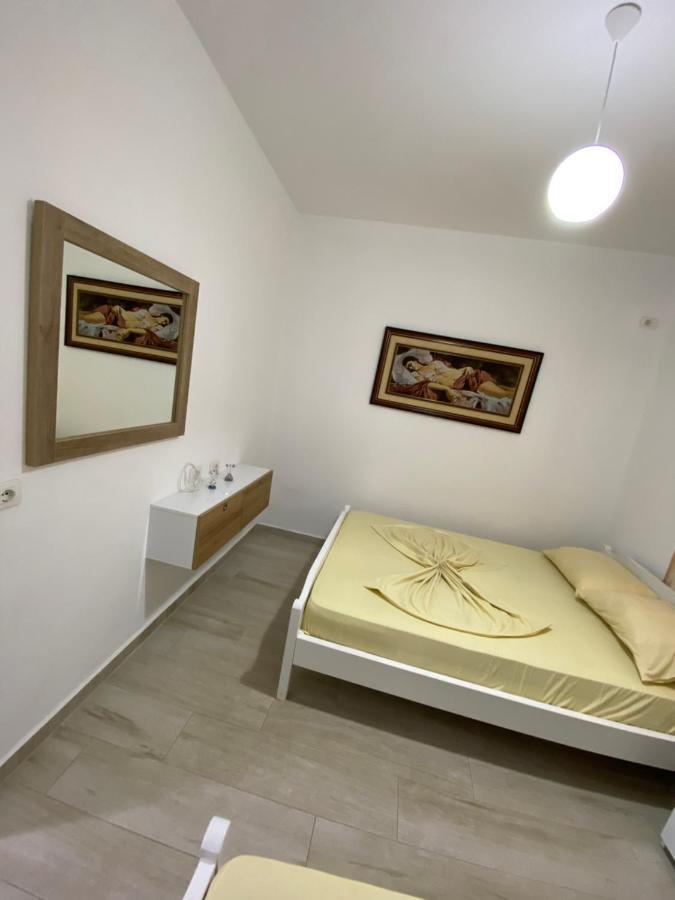 Hotel Andrea Sarandë Exterior foto